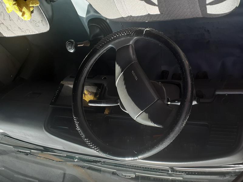 Toyota Hilux • 1989 • 215,000 km 9