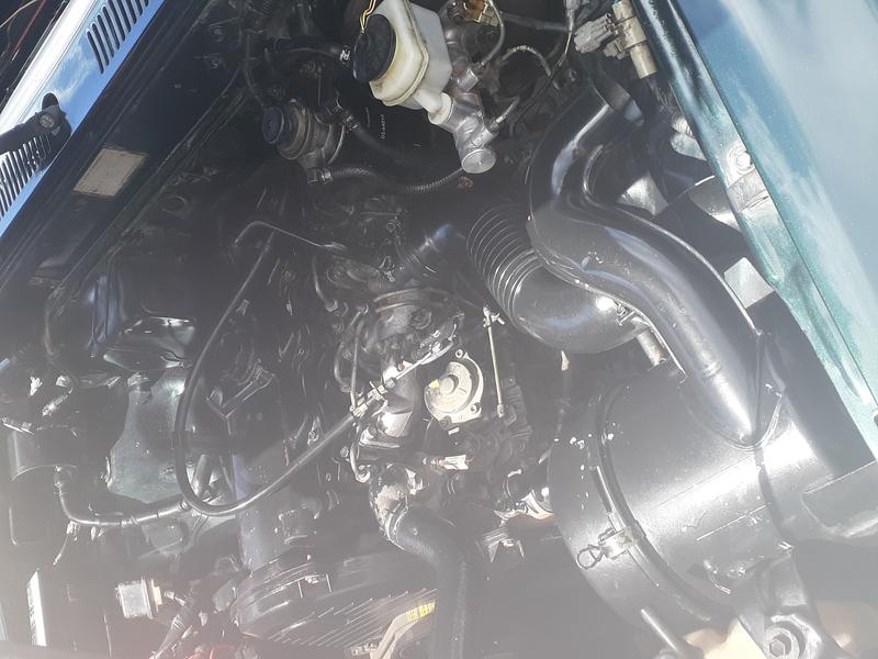 Toyota Hilux • 1989 • 215,000 km 10