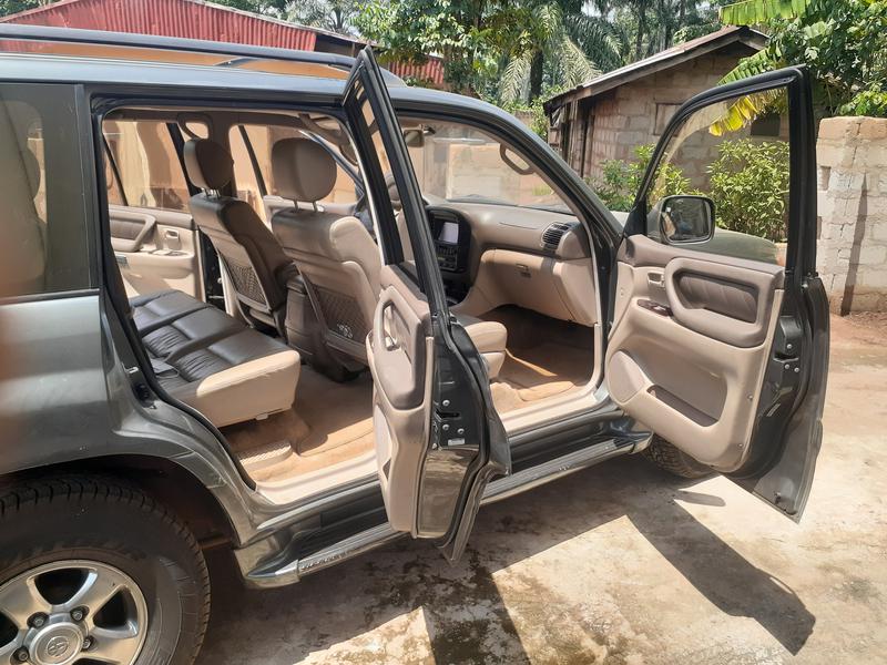 Toyota Land Cruiser • 2003 • 20,000 km 6