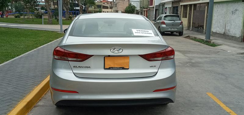 Hyundai Elantra • 2017 • 49,980 km 2