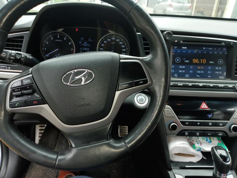 Hyundai Elantra • 2017 • 49,980 km 1