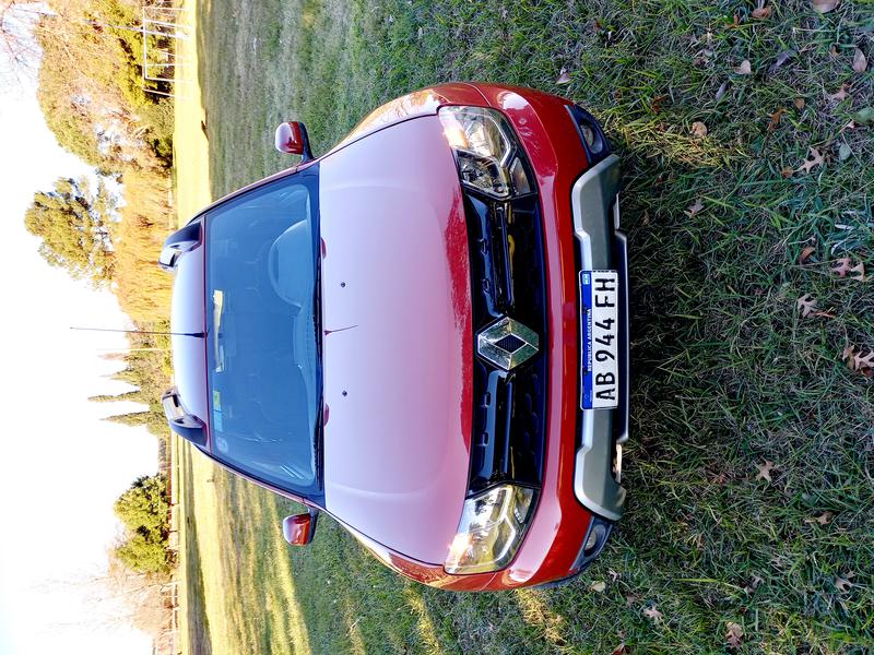 Renault  • 2017 • 62,000 km 9