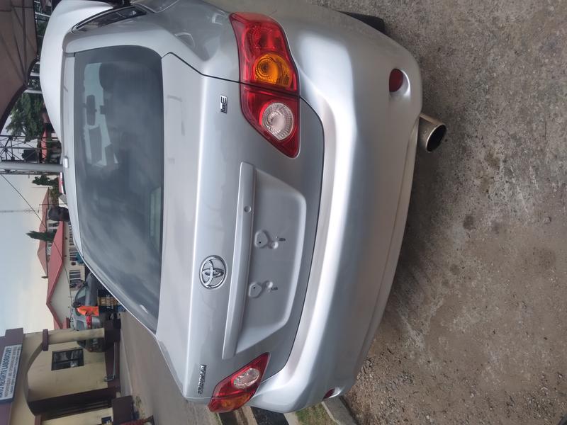 Toyota Corolla • 2010 • 128,000 km 5