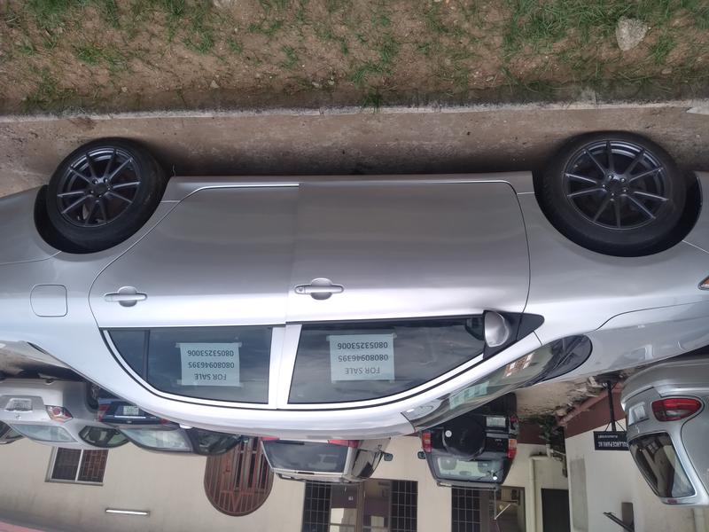 Toyota Corolla • 2010 • 128,000 km 4