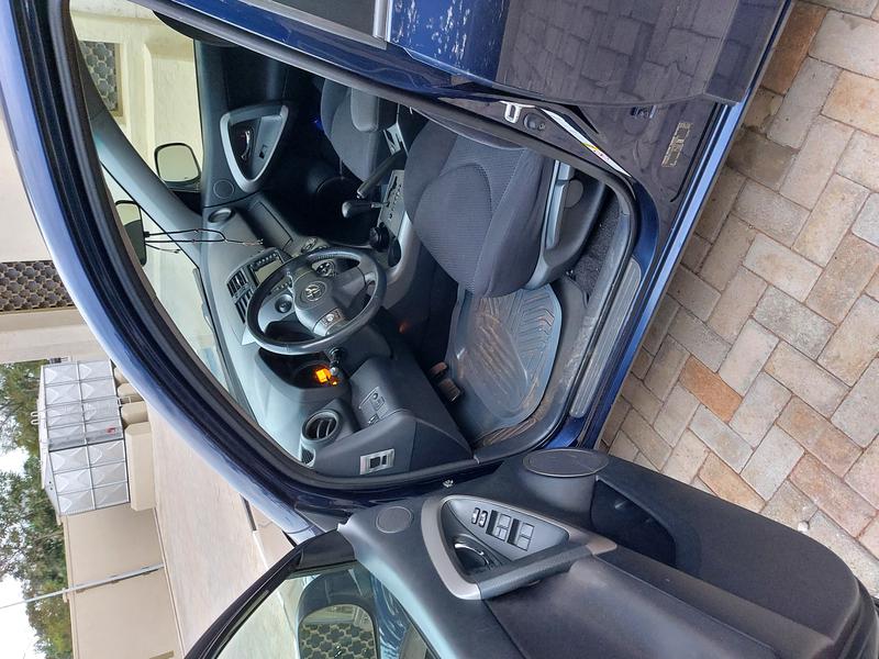 Toyota RAV4 • 2007 • 114,000 km 11