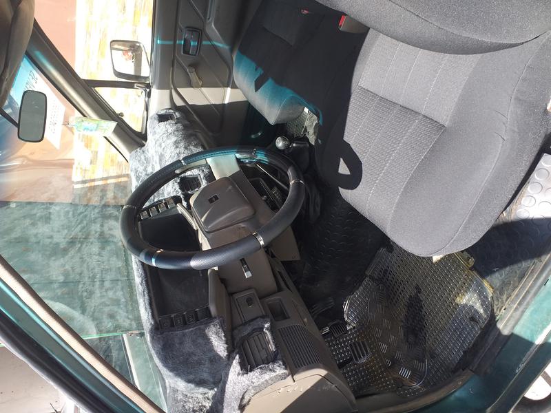 Chevrolet Luv • 1994 • 490,000 km 8