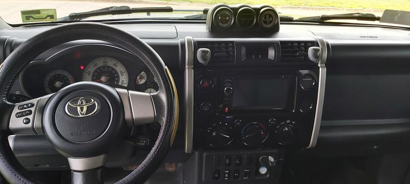 Toyota FJ Cruiser • 2008 • 111,000 km 3