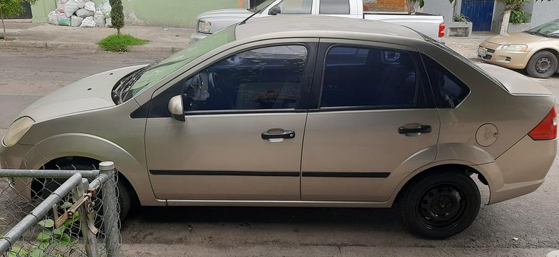 Ford Fiesta • 2005 • 180,000 km 5