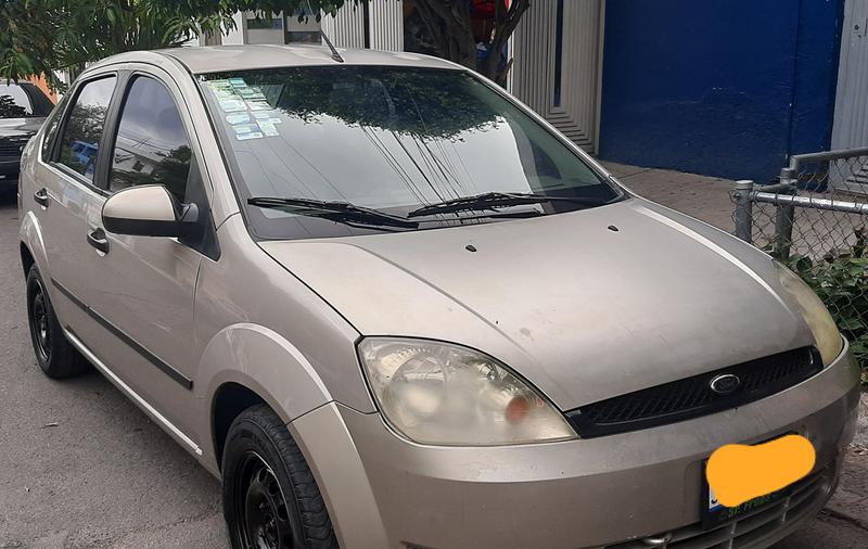 Ford Fiesta • 2005 • 180,000 km 2