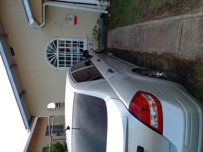 Nissan Tiida • 2011 • 400 km 2