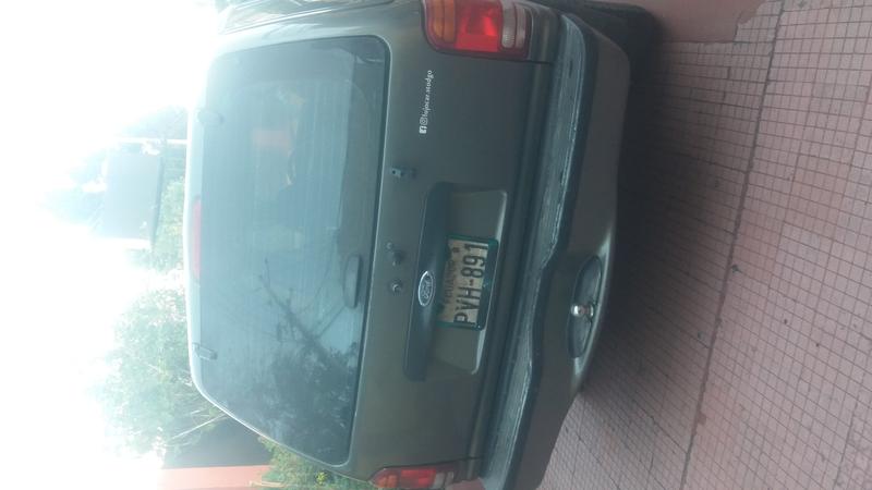 Ford Explorer • 1999 • 215,030 km 3