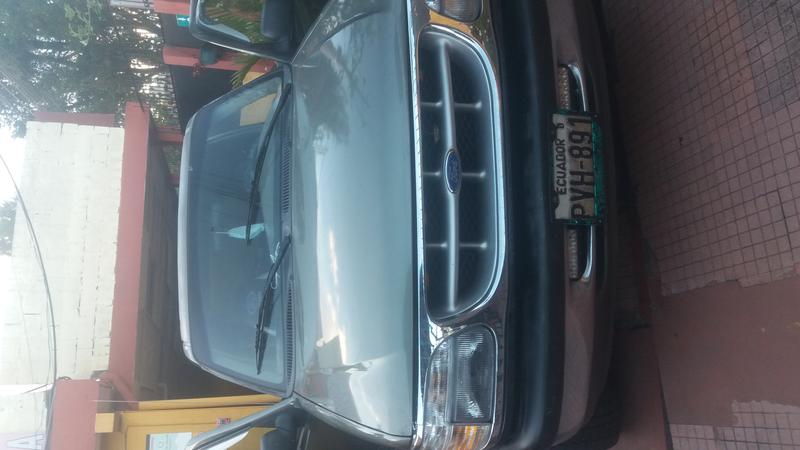 Ford Explorer • 1999 • 215,030 km 2