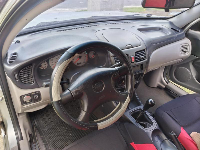 Nissan Almera • 2001 • 195,000 km 3