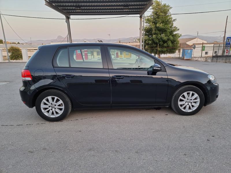 Volkswagen Golf • 2010 • 117,000 km 4