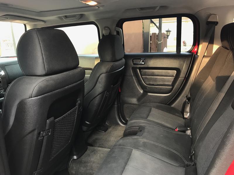 Hummer H3 • 2007 • 120,000 km 13