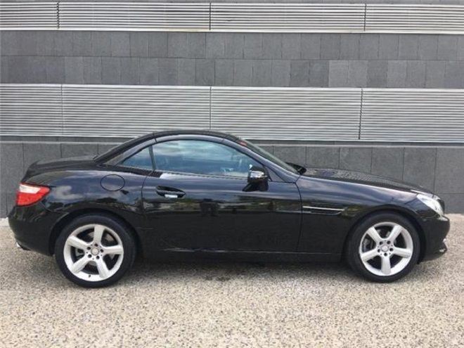 Mercedes-Benz SLK • 2011 • 137,000 km 5