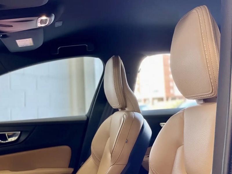 Volvo V60 • 2019 • 92,000 km 9