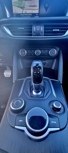 Alfa Romeo Stelvio • 2019 • 82,500 km 2