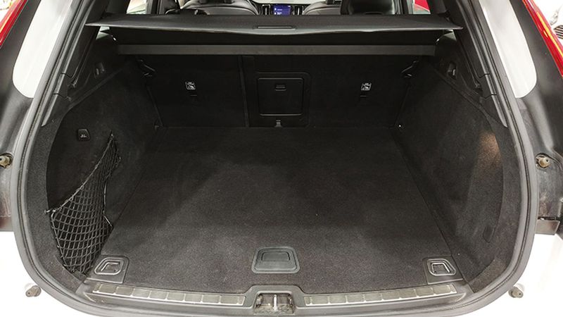 Volvo XC60 • 2018 • 77,477 km 17