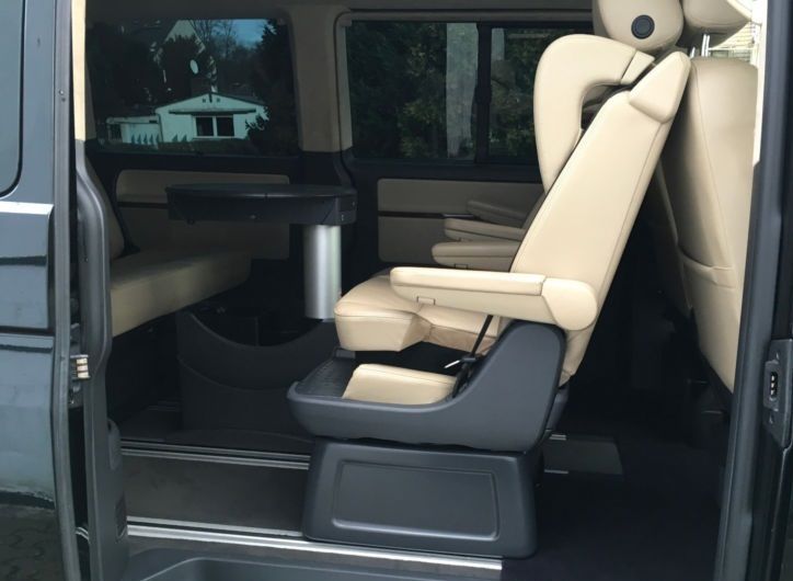 Volkswagen T5 • 2010 • 121,600 km 6