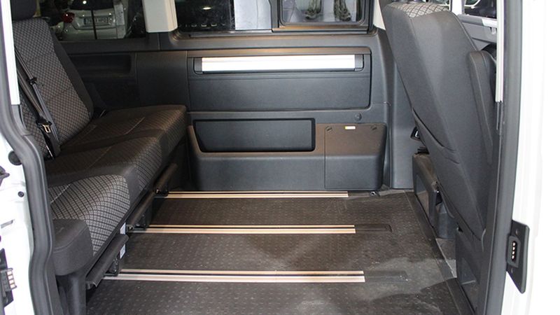 Volkswagen California • 2021 • 16,534 km 13