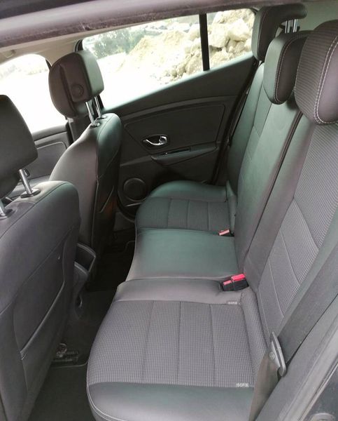 Renault Meganne • 2012 • 129,999 km 3