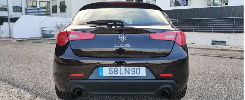 Alfa Romeo Giulietta • 2011 • 198,000 km 2