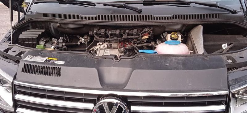 Volkswagen Caravelle • 2018 • 25,670 km 4