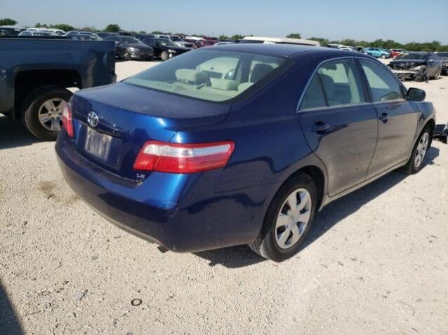 Toyota Camry • 2008 • 2 km 5