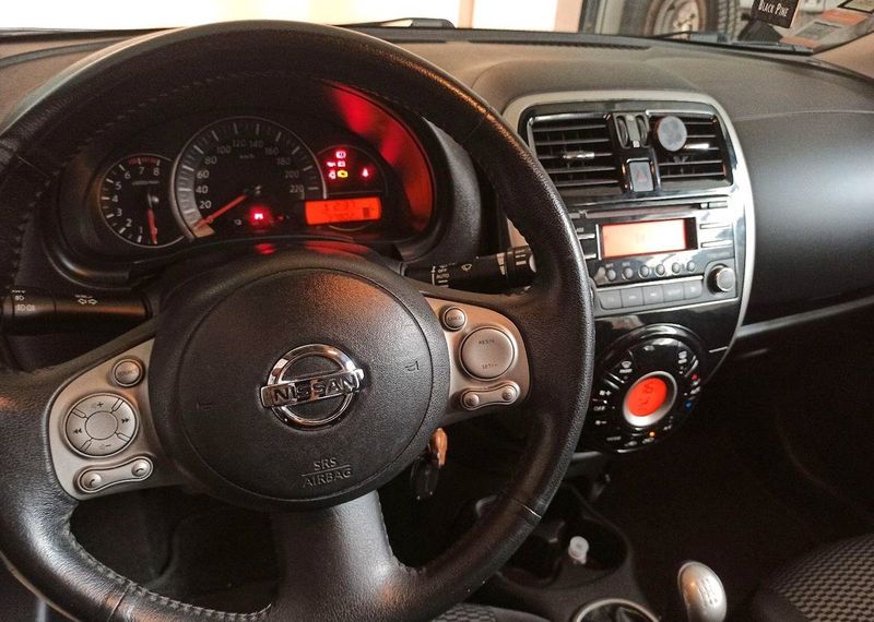 Nissan Micra • 2015 • 60,000 km 4