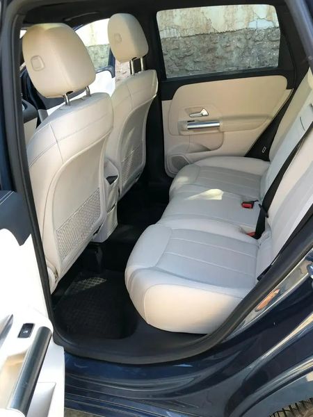 Mercedes-Benz Class B • 2019 • 98,000 km 5