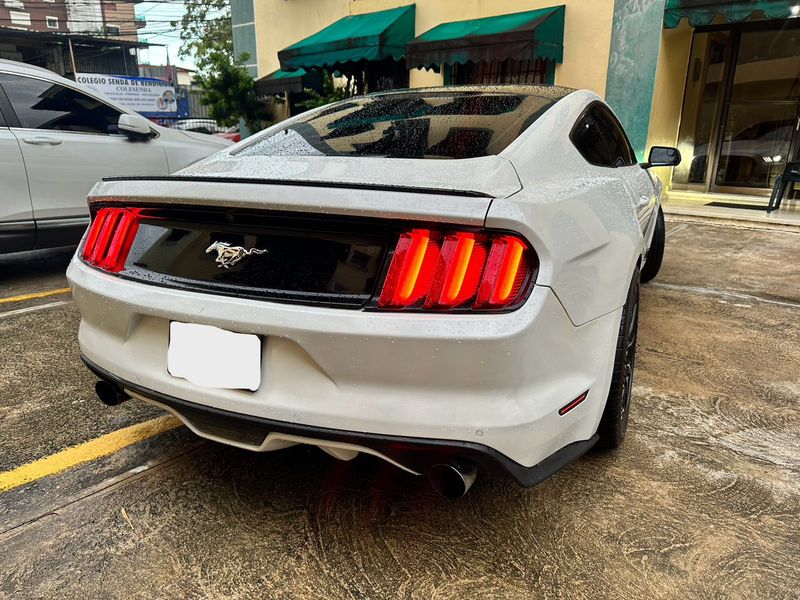 Ford Mustang • 2016 • 10,000 km 7