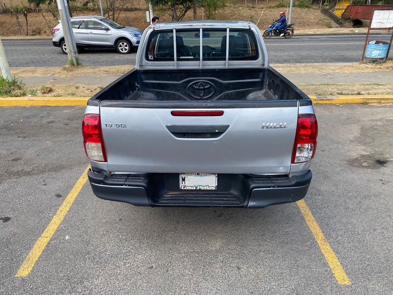 Toyota Hilux • 2022 • 88,235 km 4