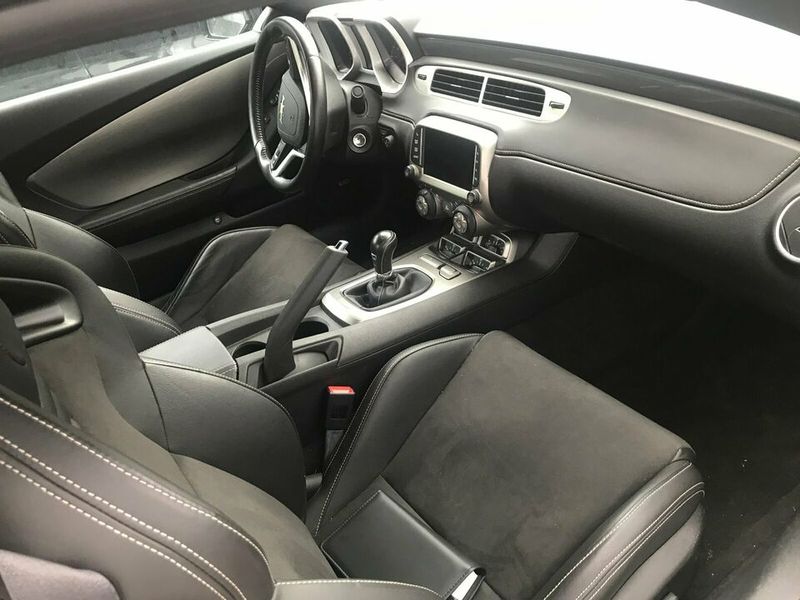 Chevrolet Camaro • 2015 • 90,000 km 8