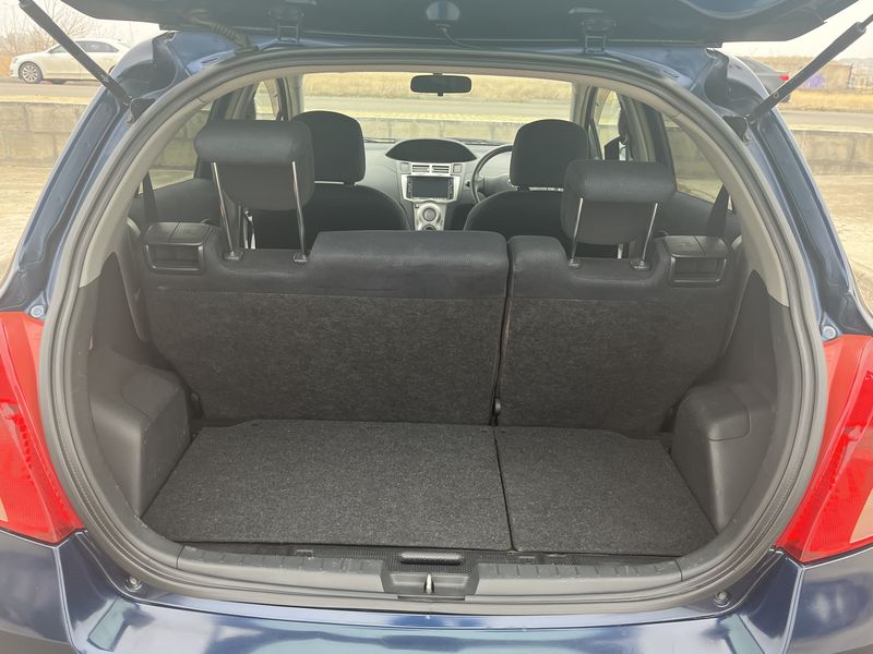 Toyota Vitz • 2006 • 172,337 km 6