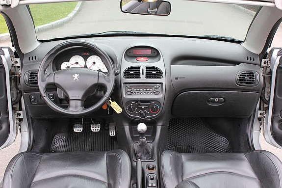 Peugeot 206 CC • 2002 • 111,000 km 9