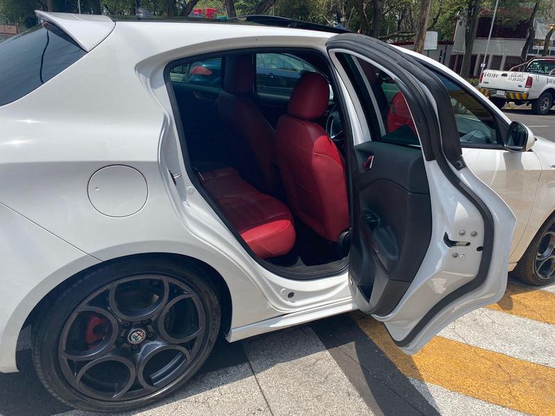 Alfa Romeo Giulietta • 2017 • 48,000 km 5