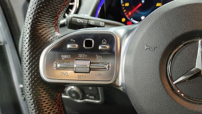 Mercedes-Benz GLB-Class • 2022 • 27,196 km 13