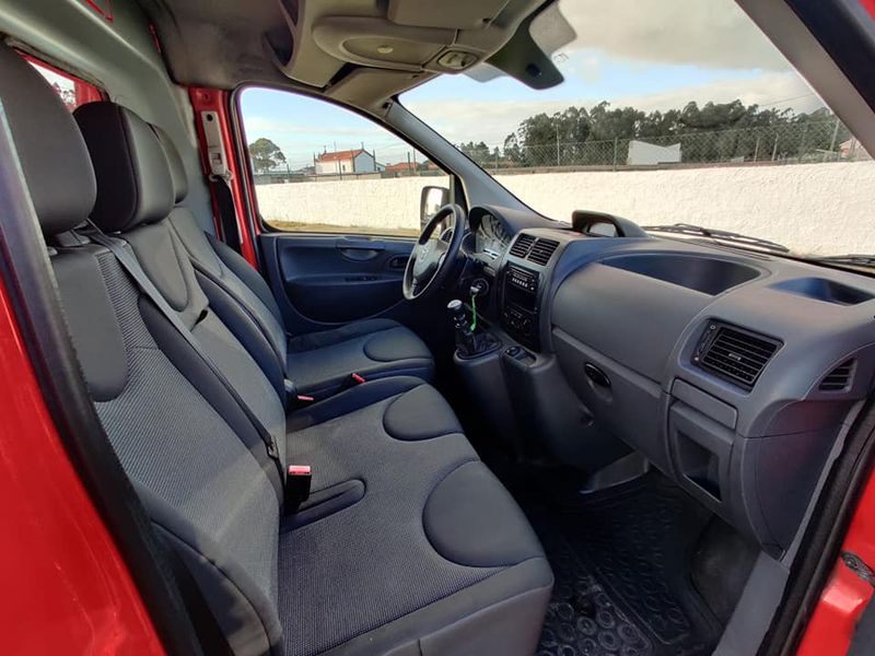 Toyota Hiace Van • 2014 • 60,000 km 3