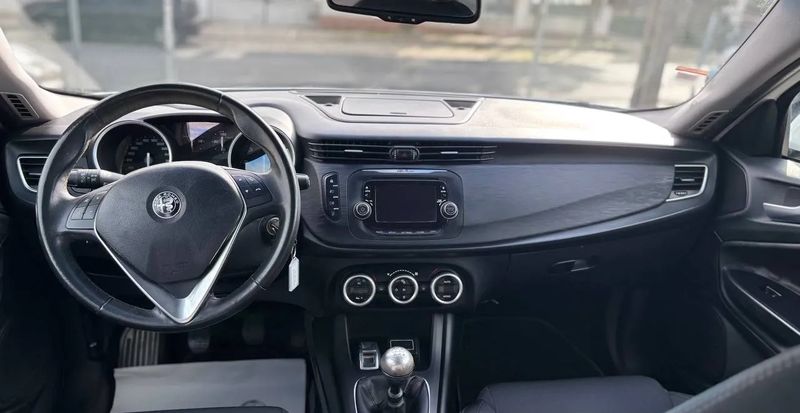 Alfa Romeo Giulietta • 2016 • 270,000 km 4