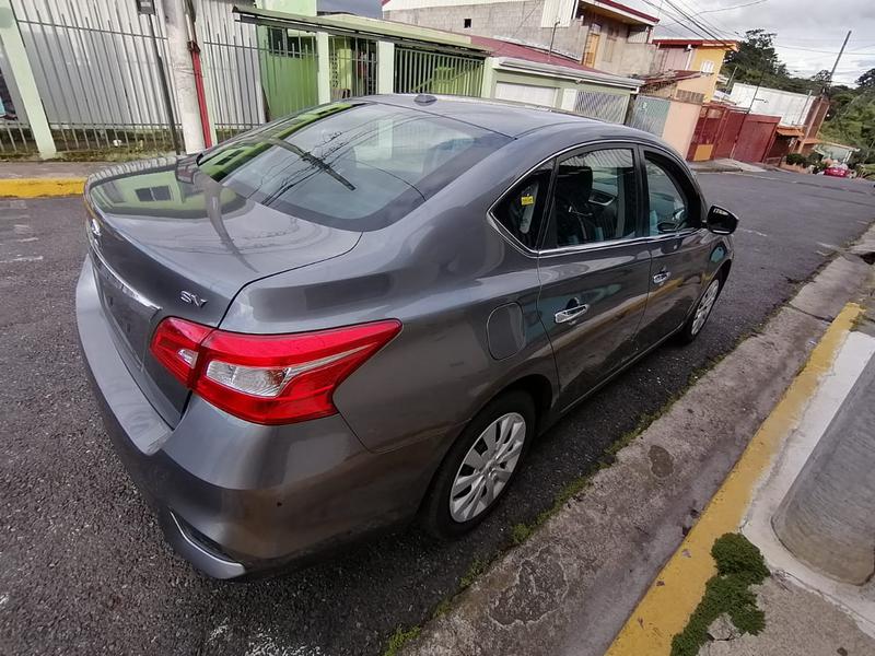 Nissan Sentra • 2017 • 140,000 km 3