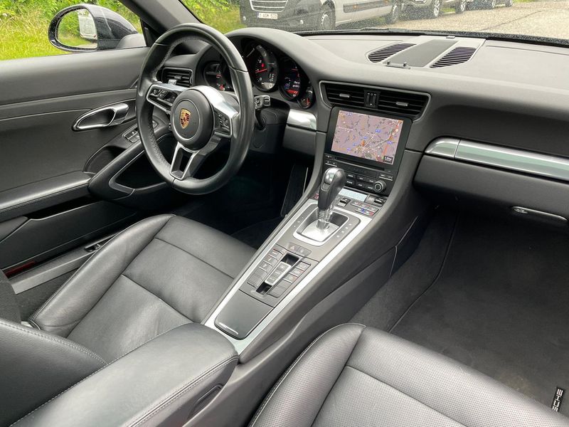 Porsche 911 Carrera • 2016 • 120,000 km 2
