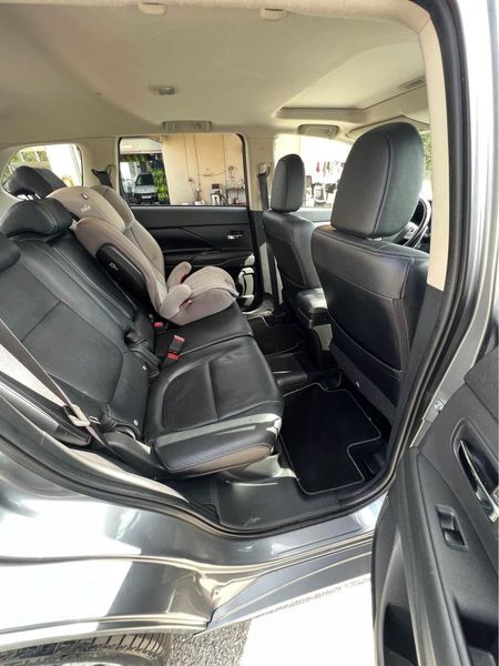 Mitsubishi Outlander • 2014 • 185,000 km 9