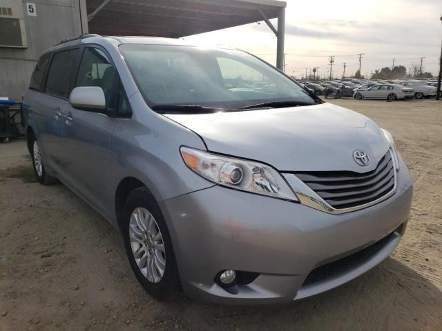Toyota Sienna • 2017 • 10,000 mi 1