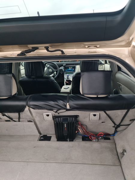 Toyota Prius • 2010 • 245,000 km 4