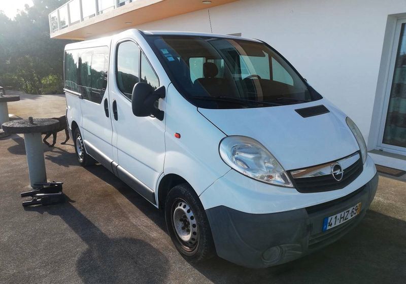 Opel Vivaro • 2009 • 249,999 km 1