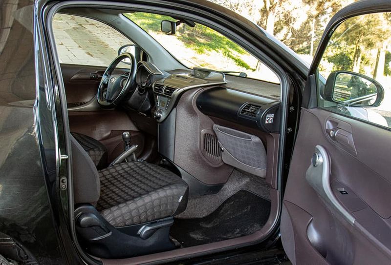 Toyota Vitz • 2009 • 81,000 km 8