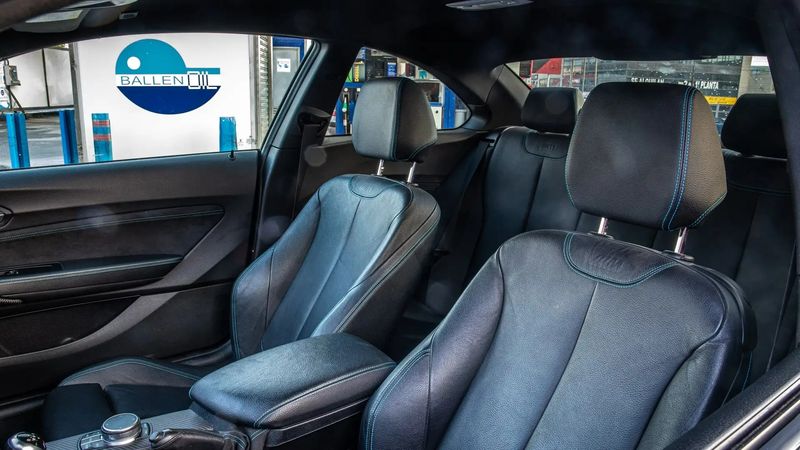 BMW 2 Series • 2018 • 61,300 km 6