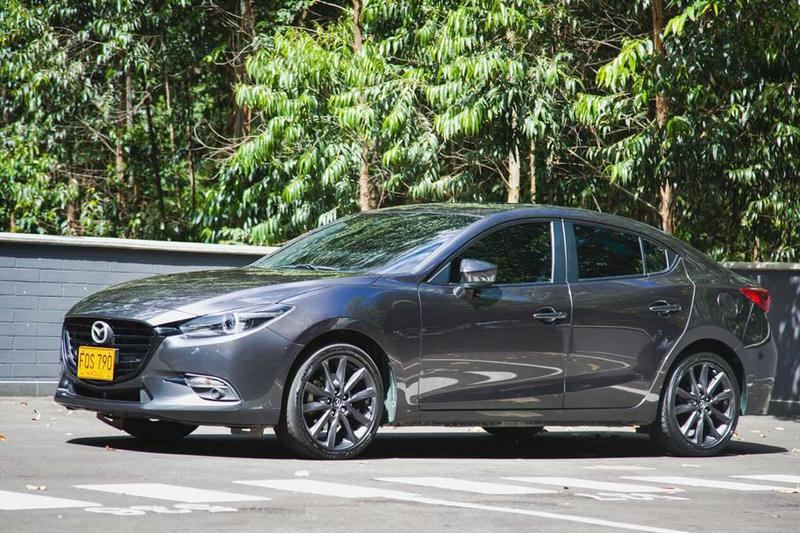 Mazda 3 • 2019 • 34,000 km 2