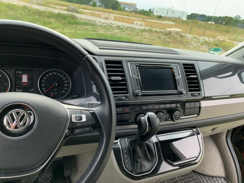 Volkswagen California • 2016 • 54,000 km 10